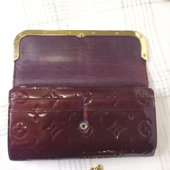 LOUIS VUITTON Rouge Fauviste Monogram Vernis Rossmore Wallet - Picture 10 of 16